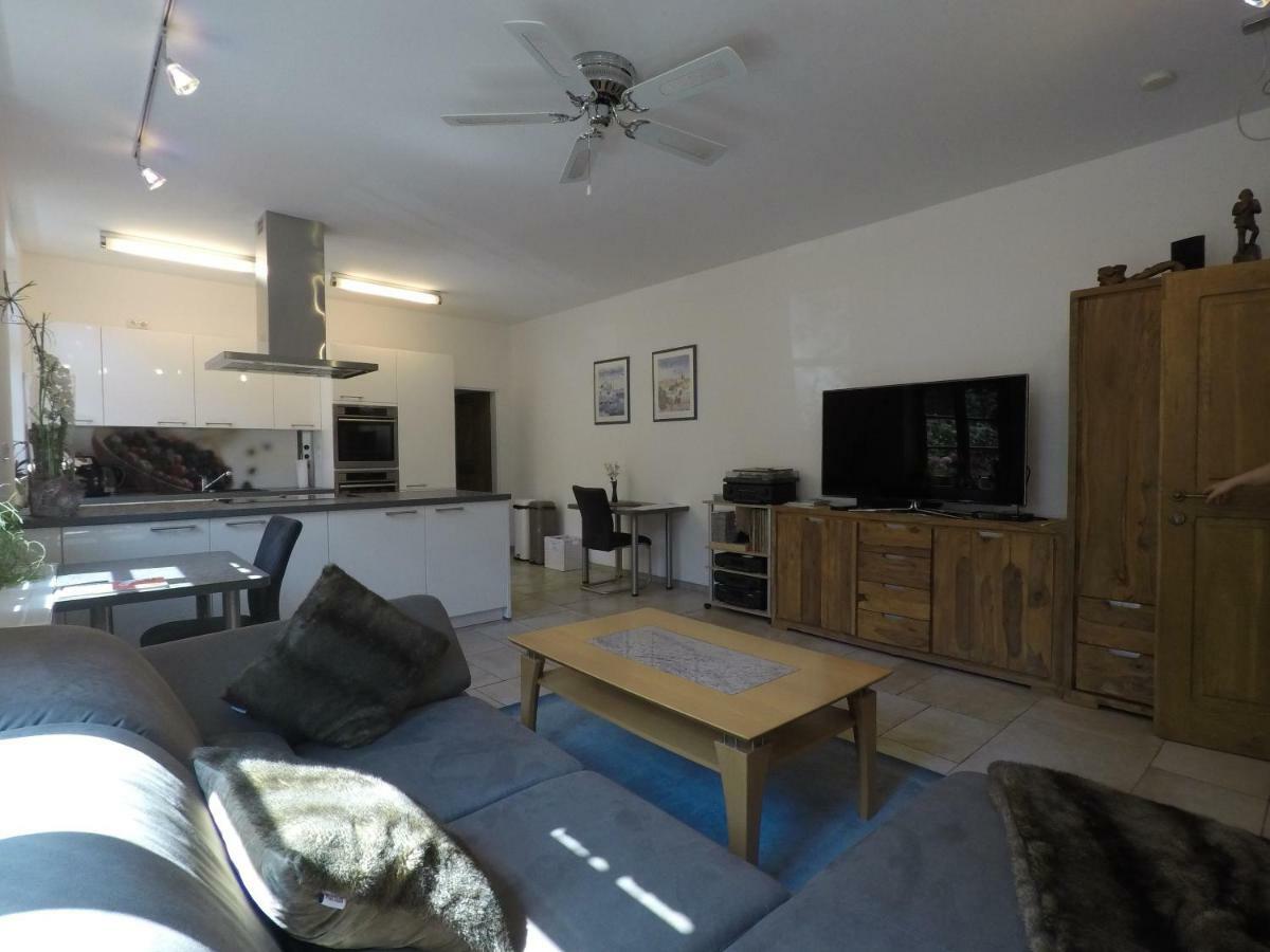 Ferienwohnung Auf Dem Sturmhof Grefrath Bagian luar foto